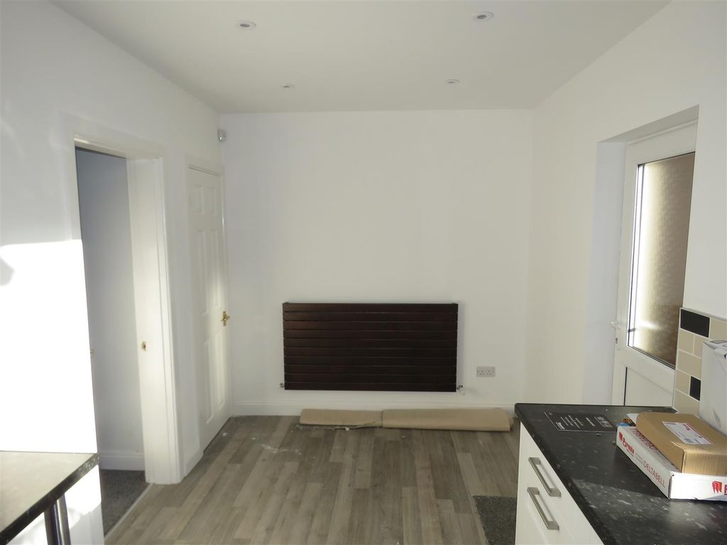 Property photo 3 of 12 Img_8110.Jpg