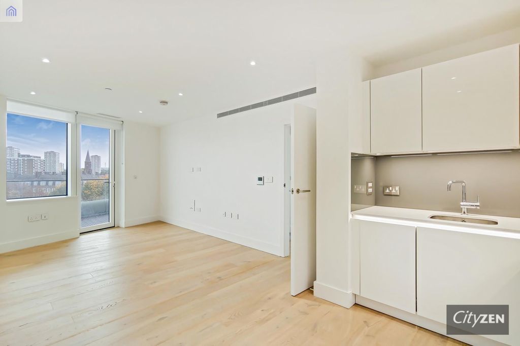 Property photo 1 of 16 Reception Room