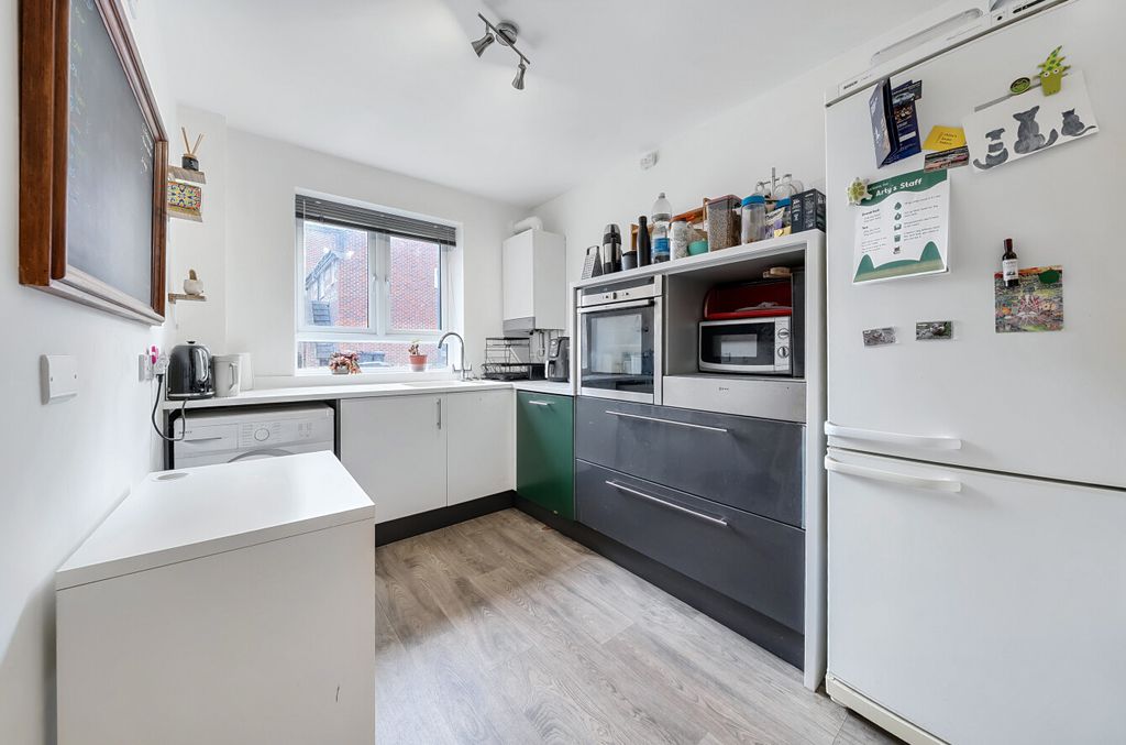 Property photo 2 of 13 1342319-11-68A58E...