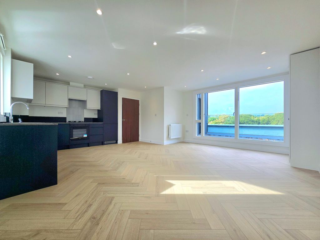 Property photo 3 of 10 3