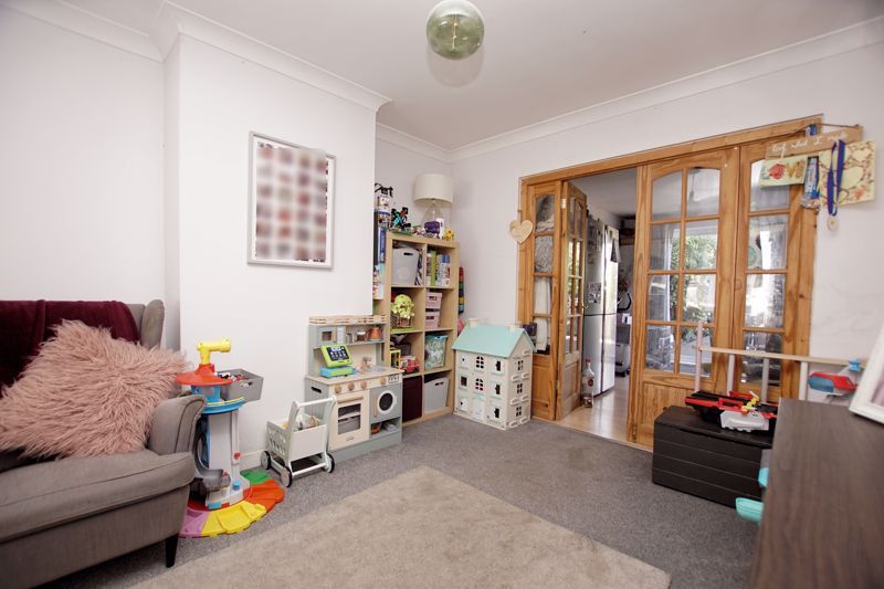 Property photo 3 of 18 Lounge/Dining Room