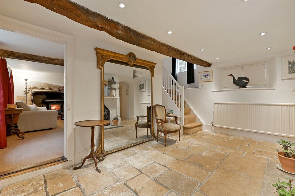 Property photo 2 of 15 Entrance Hall