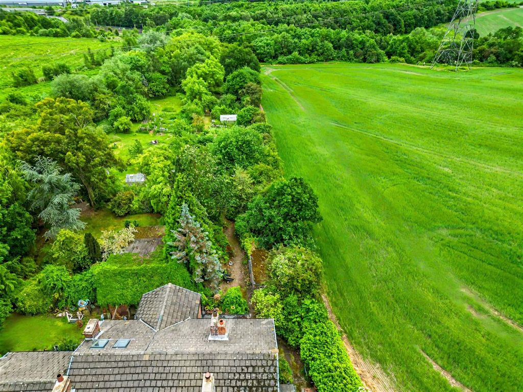 Property photo 1 of 33