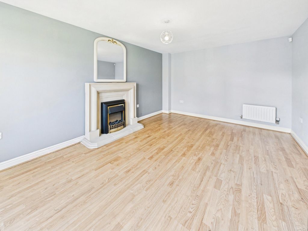 Property photo 3 of 25