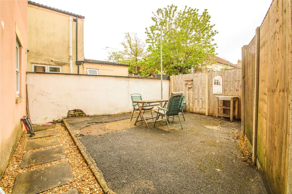 Property photo 2 of 8 Picture No. 06