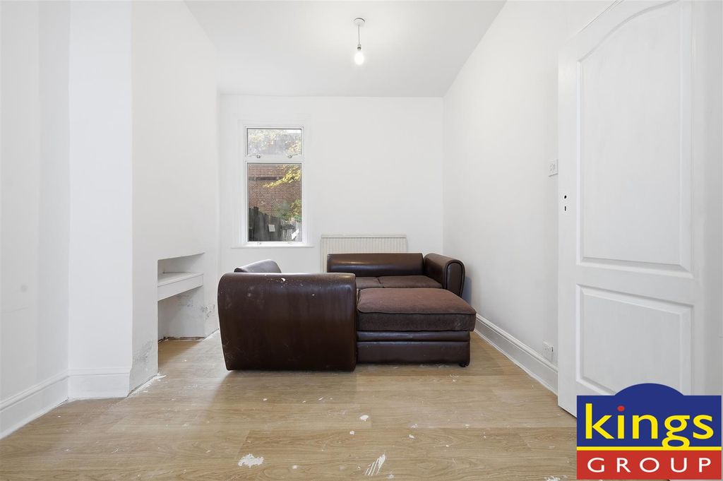 Property photo 2 of 23 8_Img_4021.Jpg