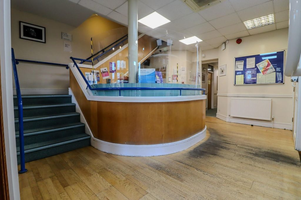 Property photo 3 of 31