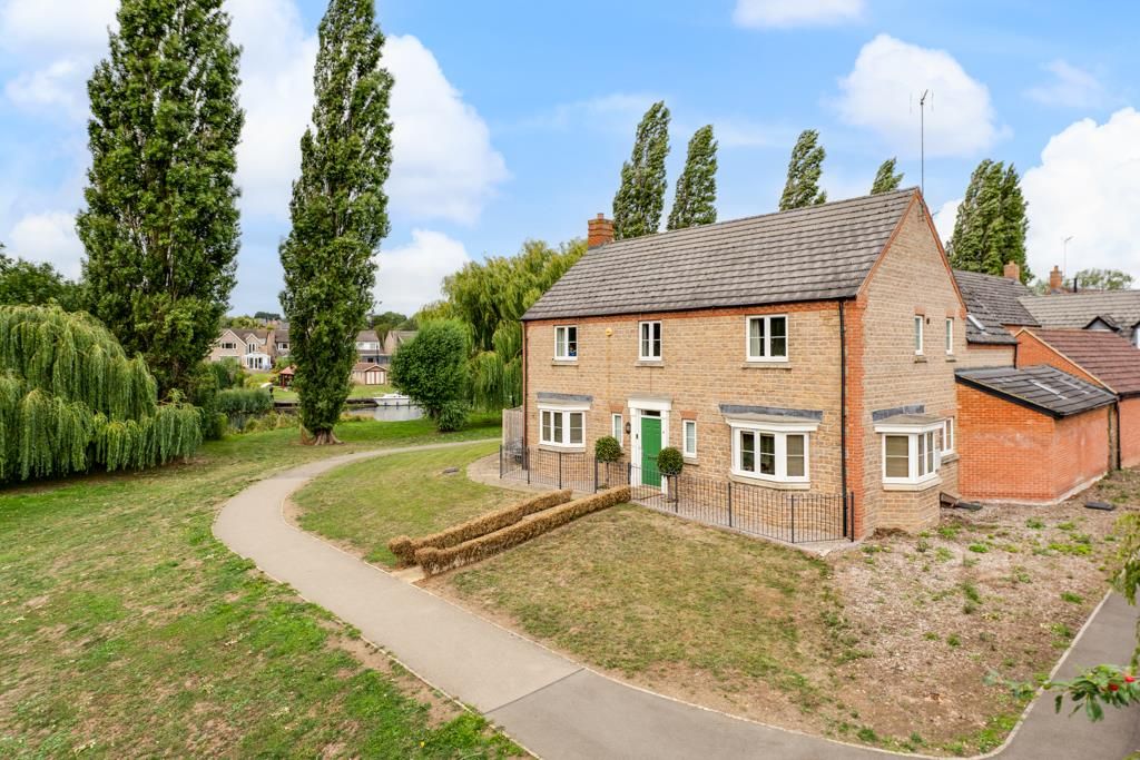 Property photo 1 of 52 45 Nine Arches, Thrapston-5.Jpg