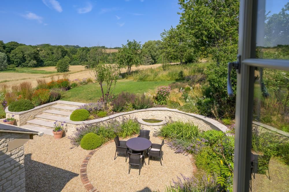 Property photo 2 of 19 Image