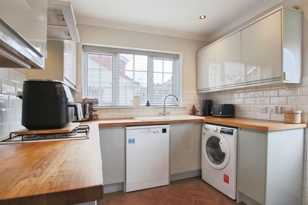 Property photo 2 of 14 4260204