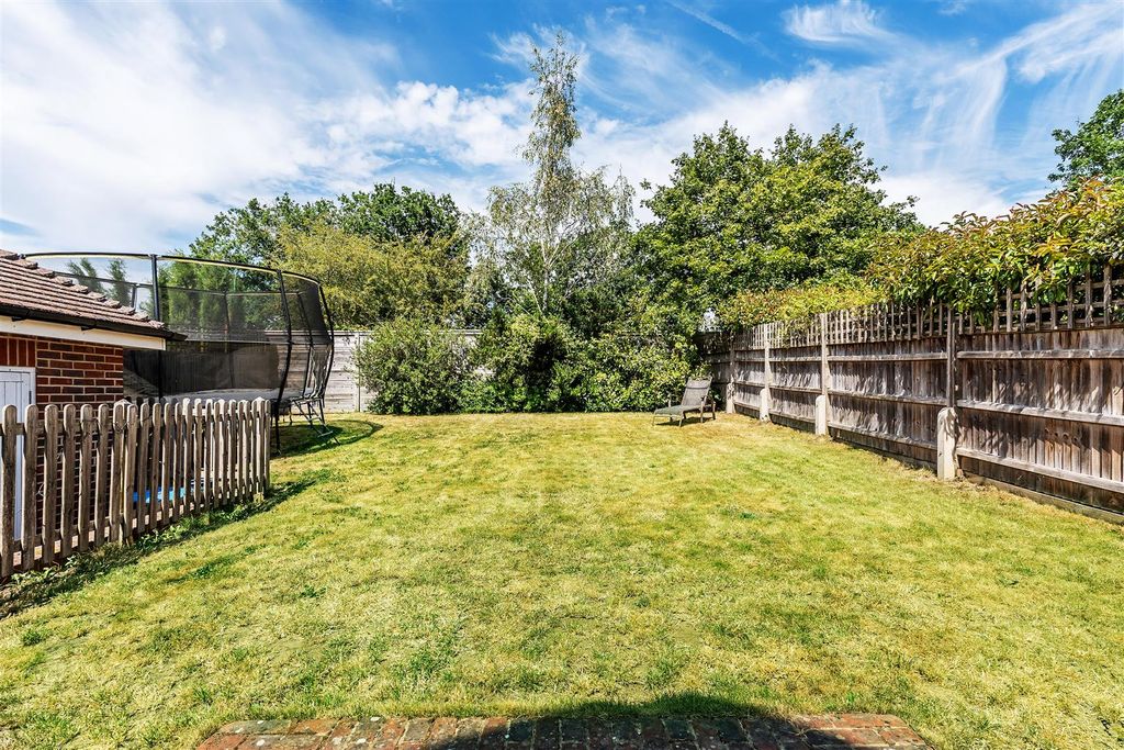 Property photo 2 of 44 5-Gainsford-Place-4.Jpg