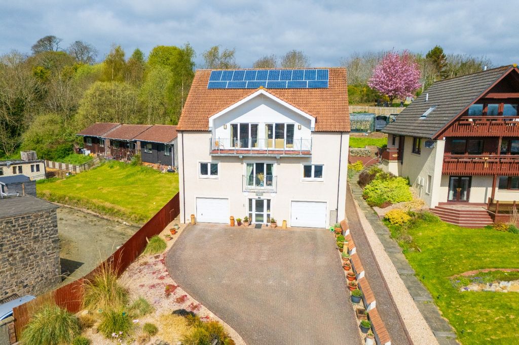 Property photo 1 of 33