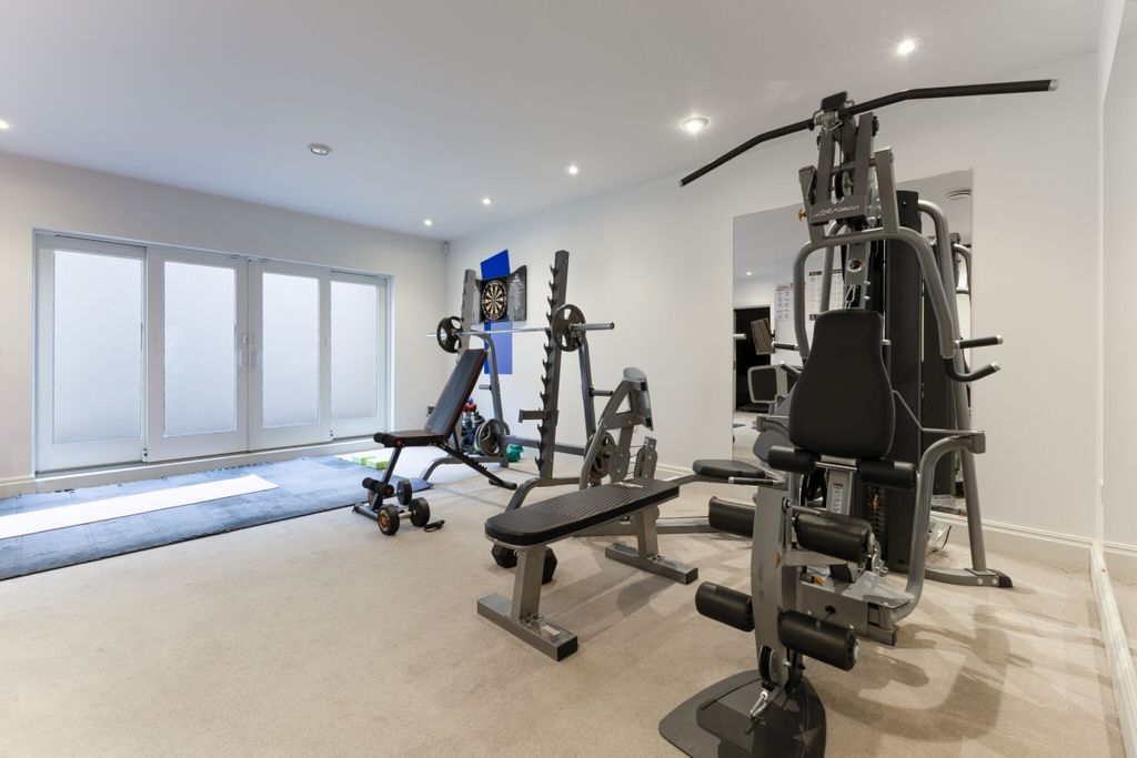 Property photo 3 of 38