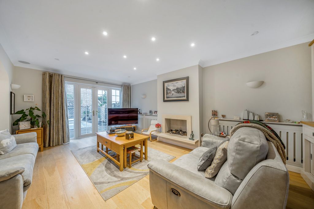 Property photo 2 of 25 1529782-4-6Ad799E...