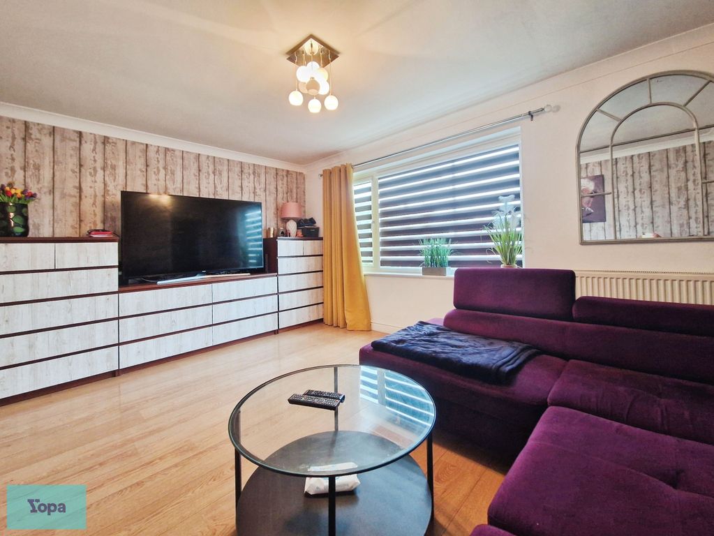 Property photo 2 of 16 27c0A8B9-1000135862
