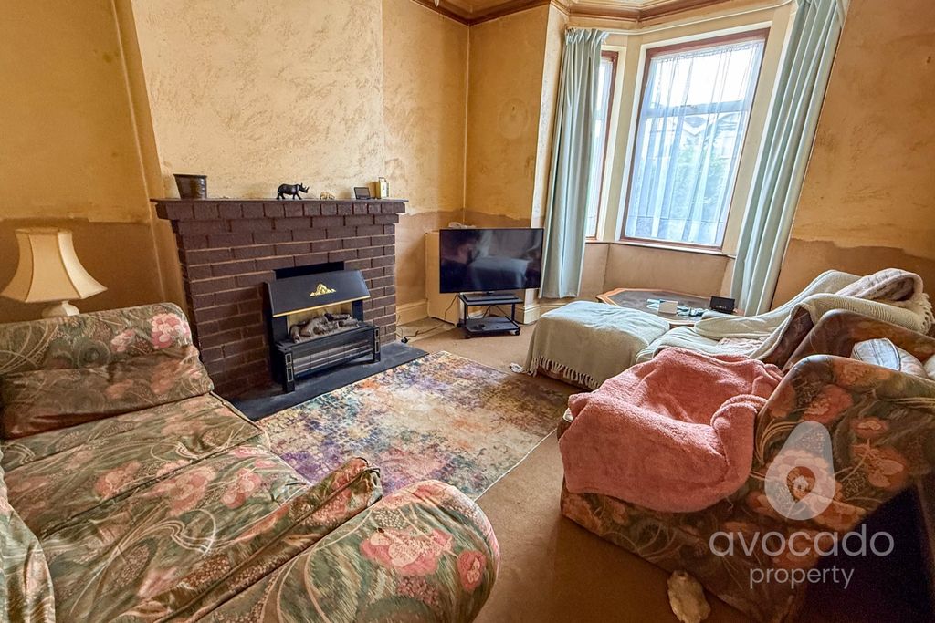 Property photo 2 of 9 4949686