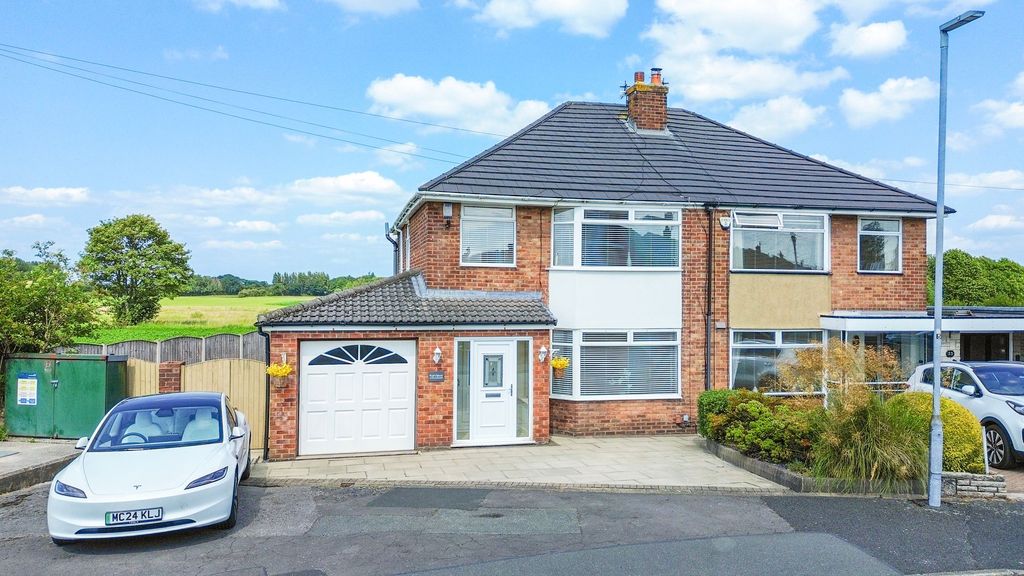 Property photo 2 of 42