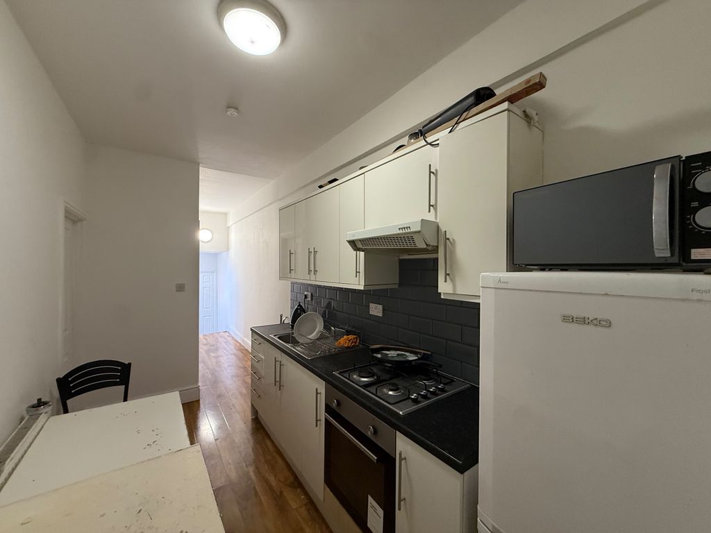 Property photo 2 of 3