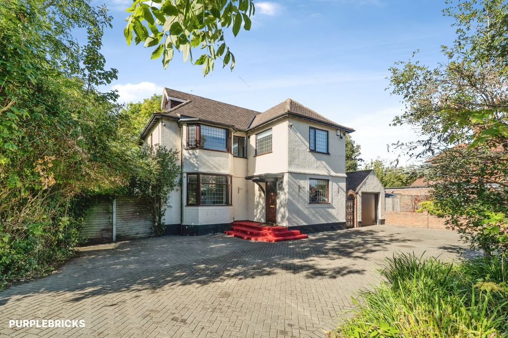 Property photo 2 of 31