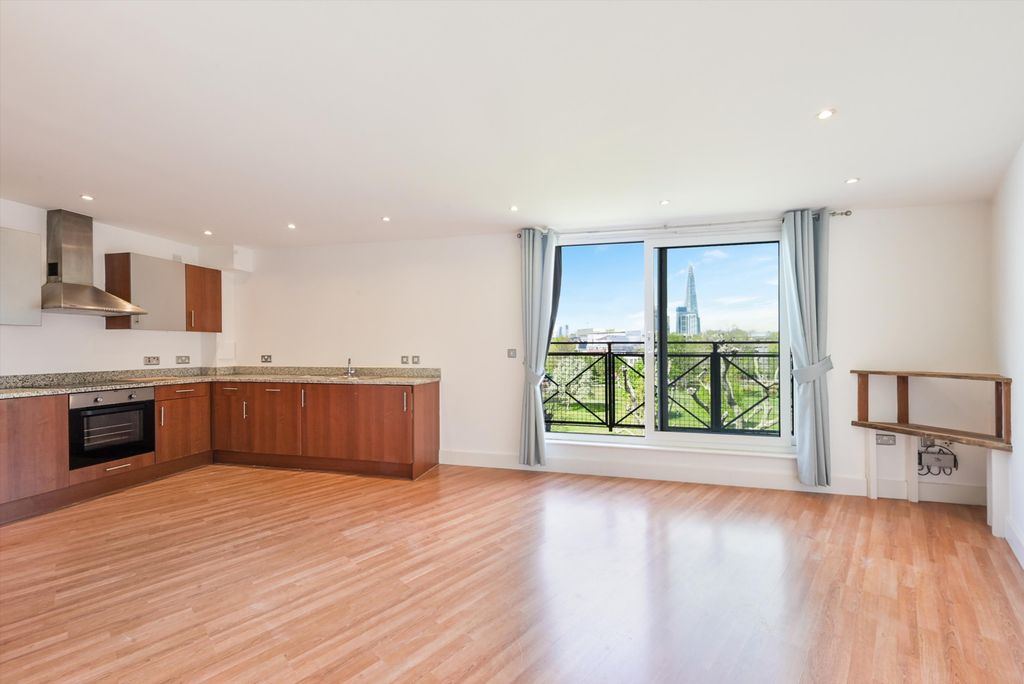 Property photo 1 of 13 Image