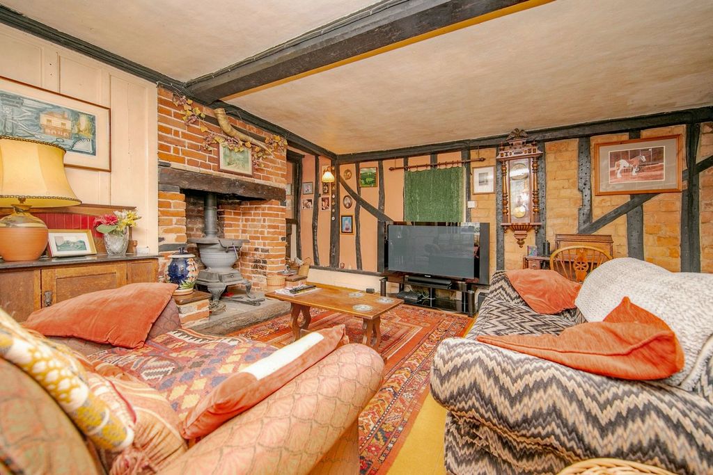 Property photo 2 of 27