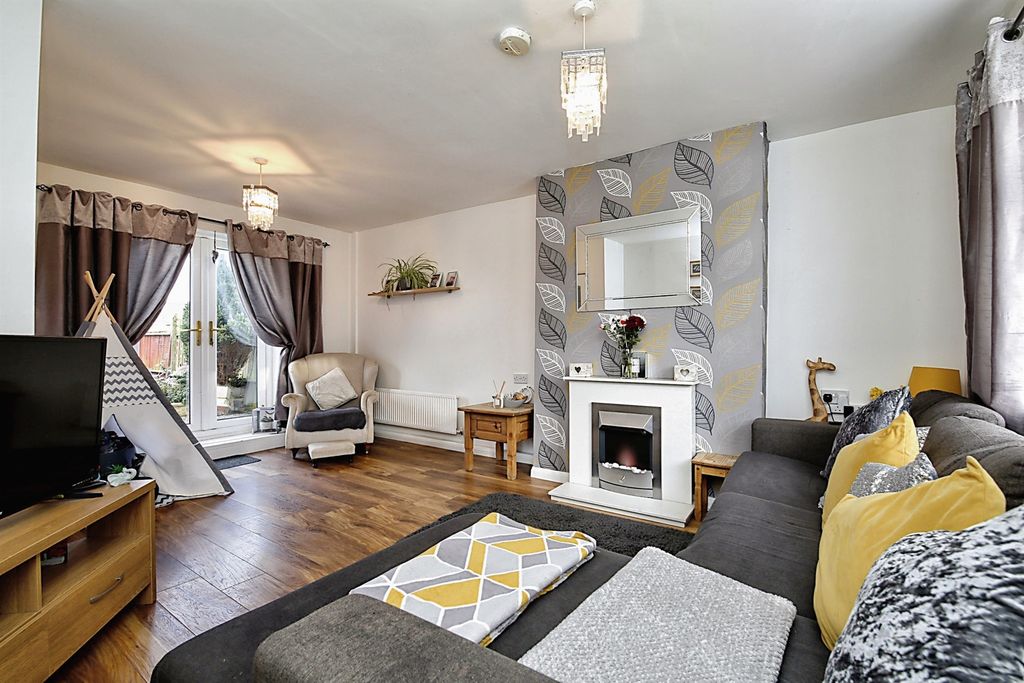 Property photo 3 of 12 Image