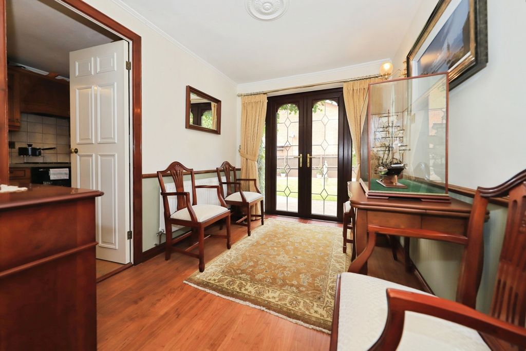 Property photo 3 of 12 Dining Room