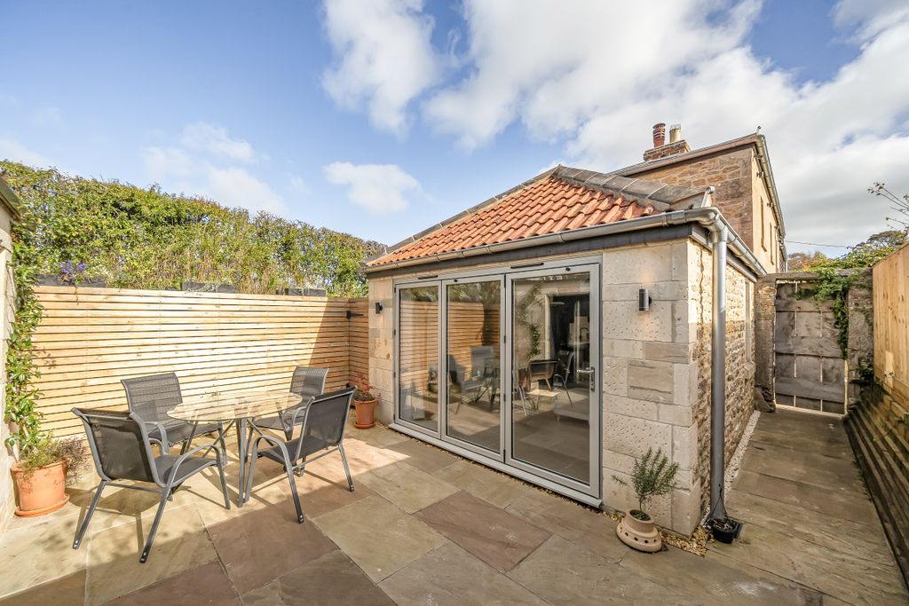 Property photo 1 of 23