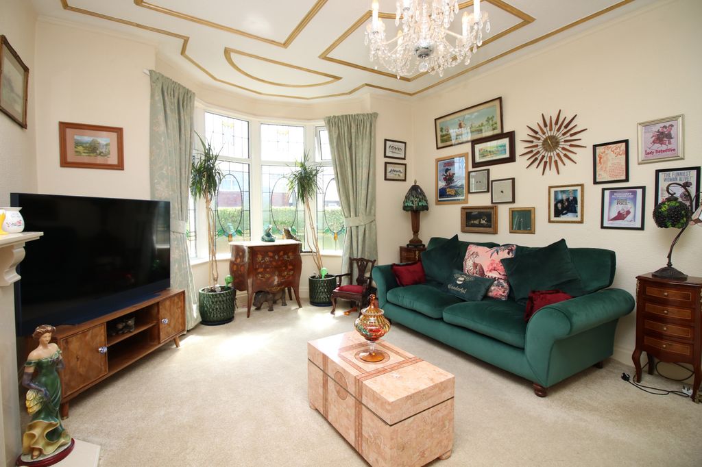 Property photo 3 of 32