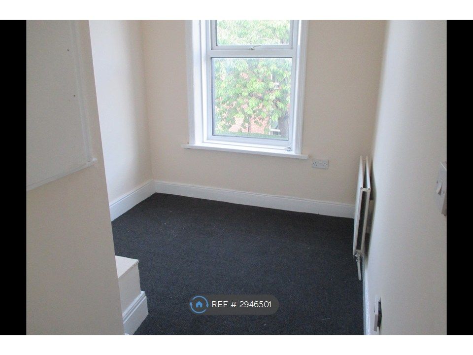 Property photo 3 of 6 Bedroom 2