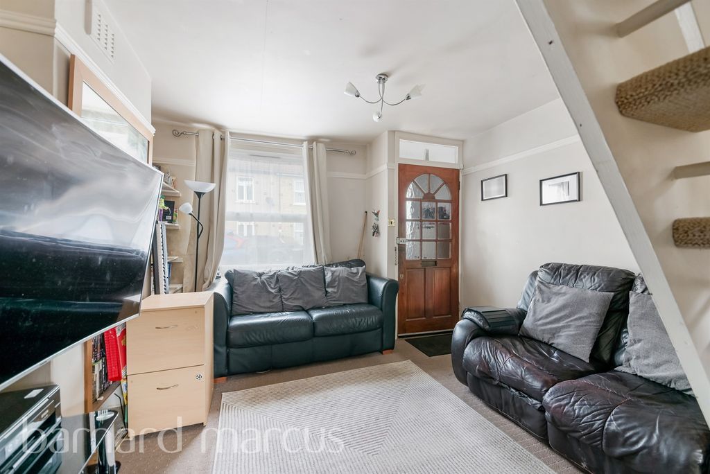 Property photo 2 of 10