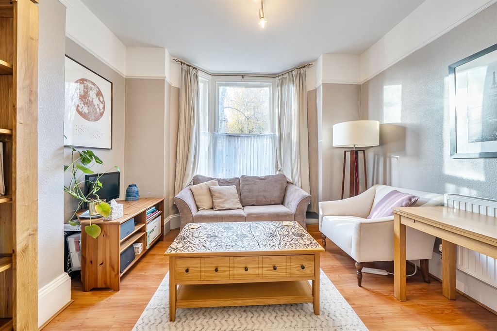 Property photo 3 of 6