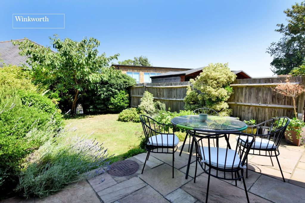 Property photo 3 of 16 Picture No. 11