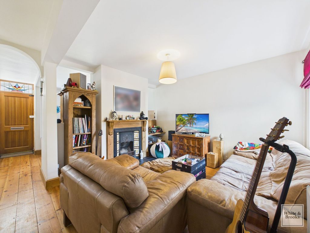 Property photo 3 of 14