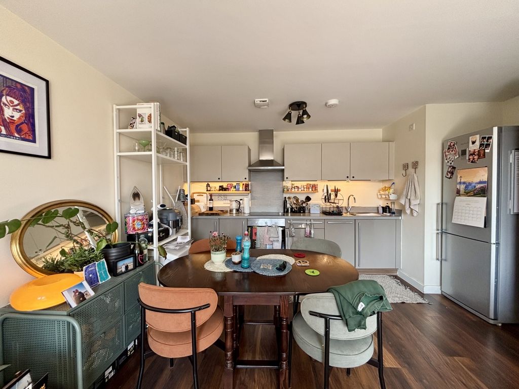 Property photo 3 of 12 Image00012