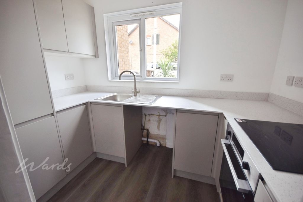 Property photo 2 of 9 Pirbright Kitchen
