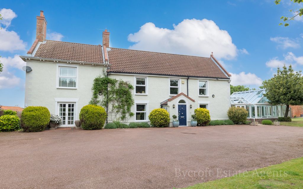 Property photo 2 of 37