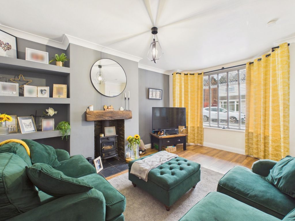 Property photo 2 of 11 5274694