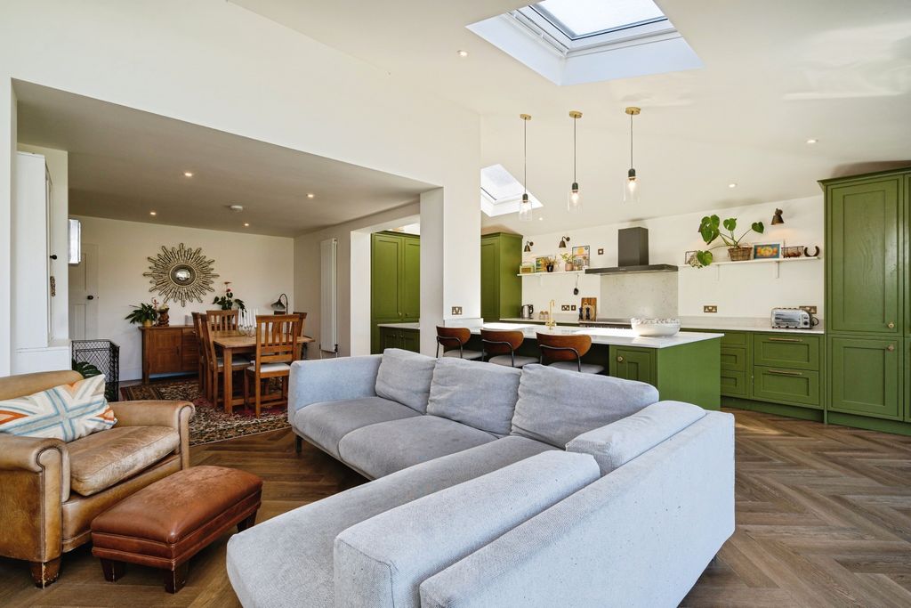 Property photo 2 of 20 Kitchen / Diner