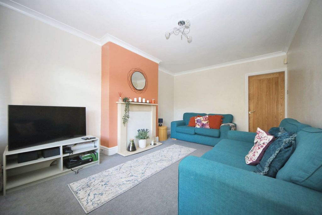 Property photo 2 of 23