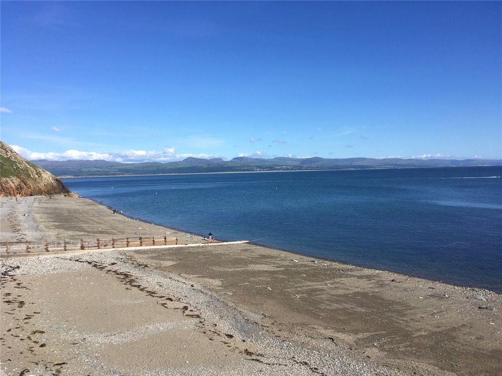 Property photo 2 of 33 Picture No. 48