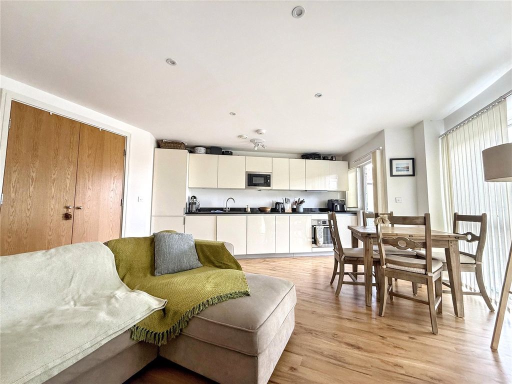 Property photo 2 of 9 Picture No. 08