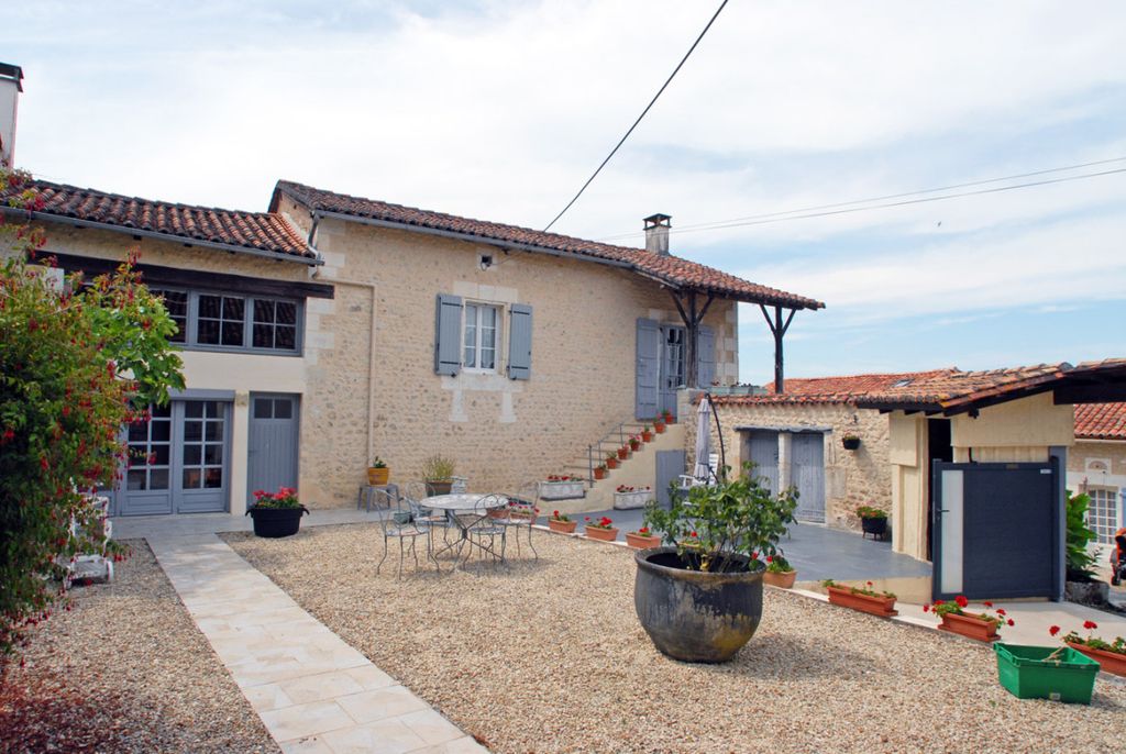 Property photo 2 of 24