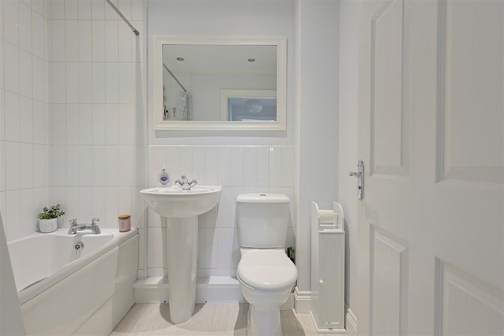 Property photo 3 of 18 F6Eae4CD-0D0E-4Afb-8A68-E8918C2F4622.Jpeg