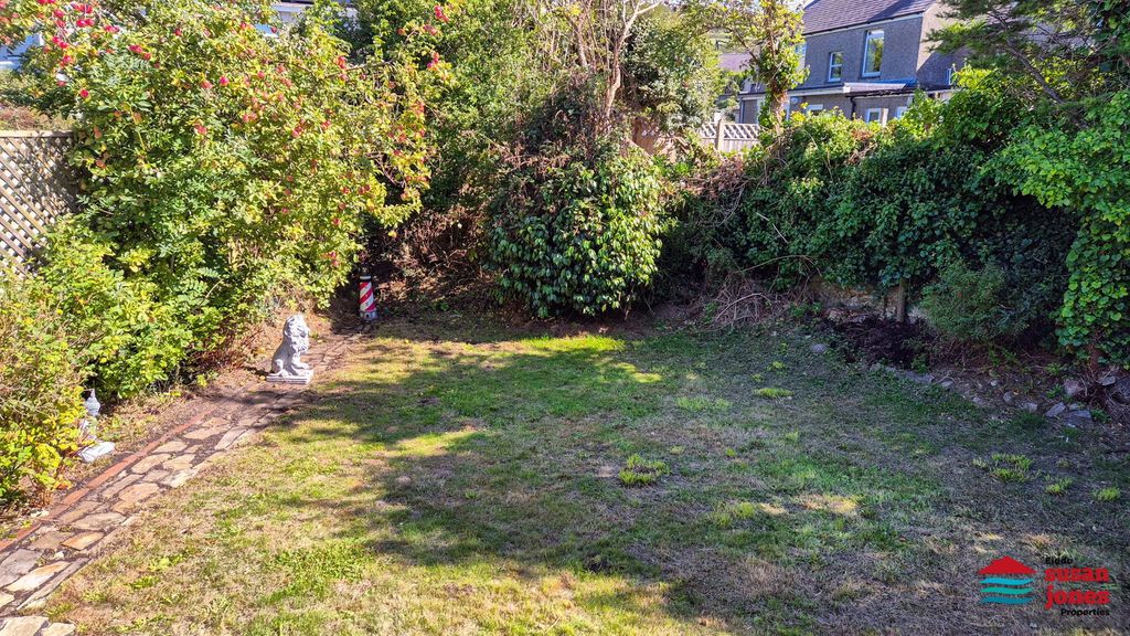 Property photo 3 of 15