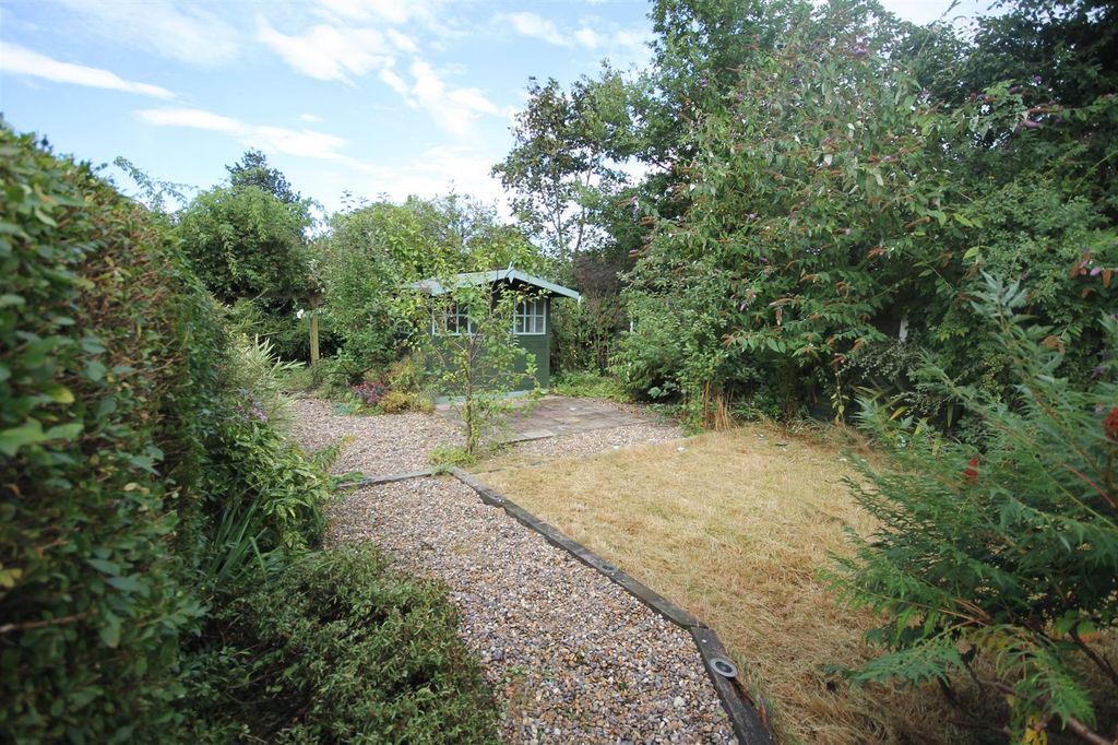 Property photo 1 of 7 Garden