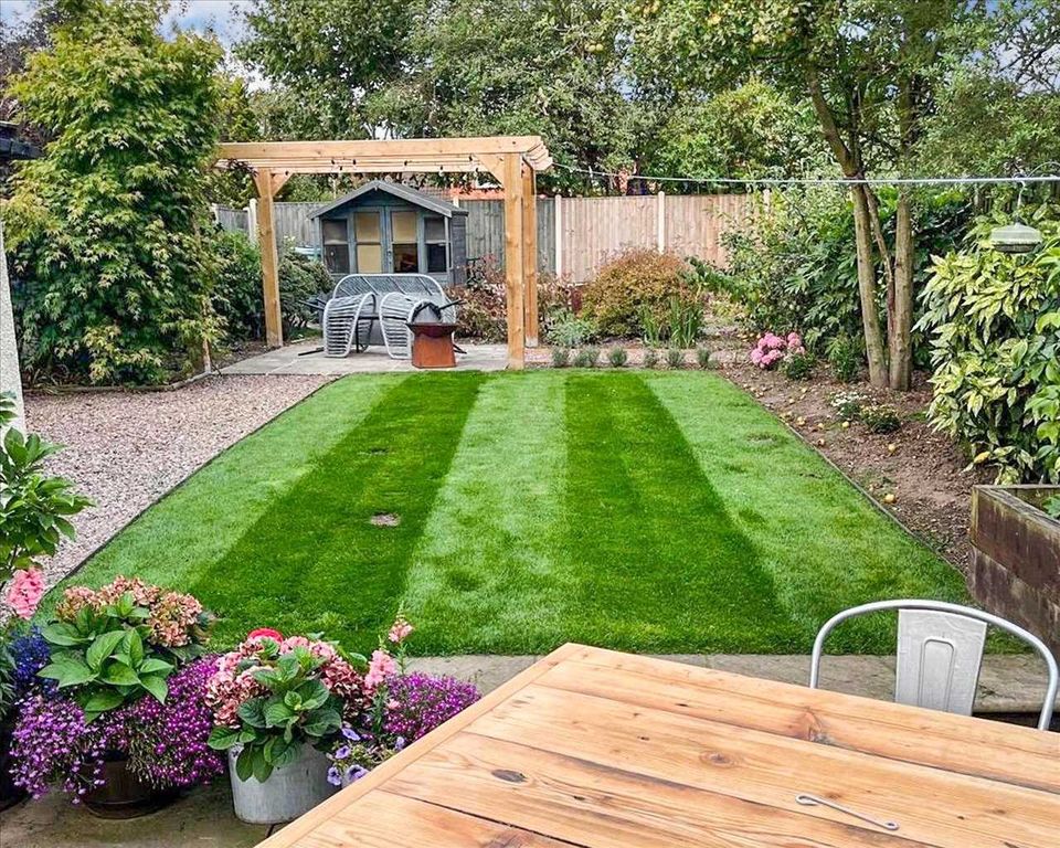 Property photo 2 of 24