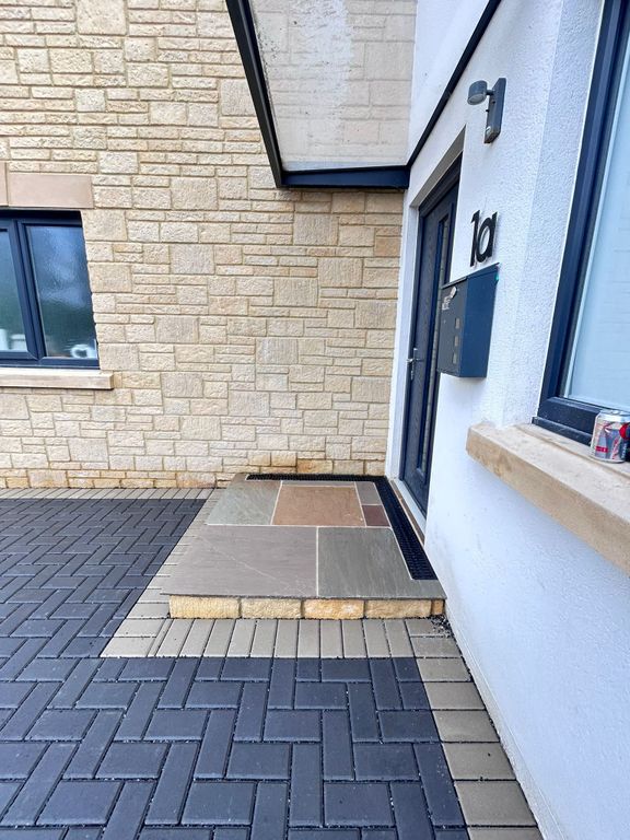 Property photo 3 of 37