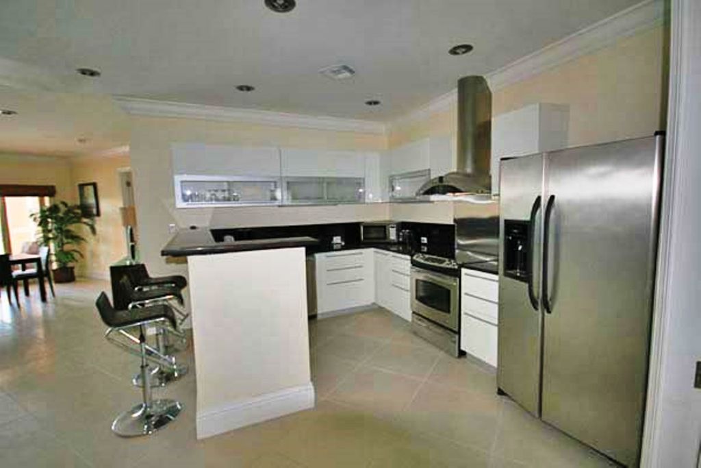 Property photo 2 of 9