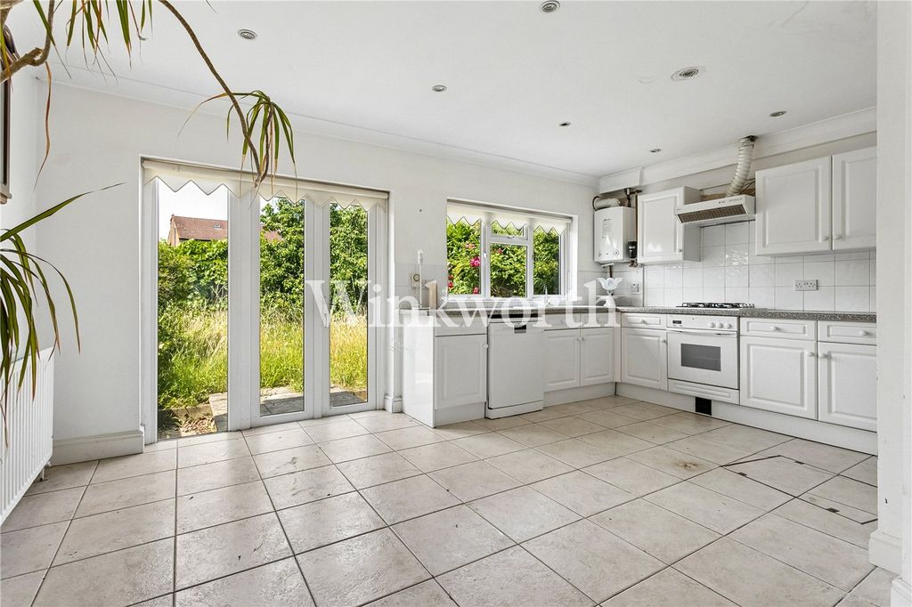 Property photo 3 of 16 Picture No. 12